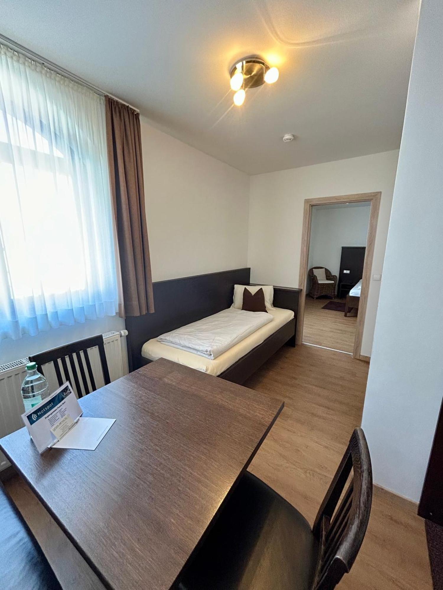 Gaestehaus Am Lindenhain Эрдинг Экстерьер фото